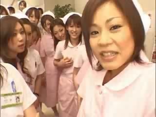 Азіатська медсестри насолоджуйтесь секс на топ